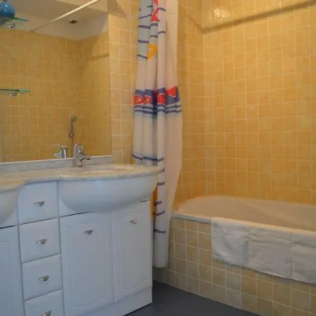 2 Pieces 4 Couchages Sur Mer Cavalaire-sur-Mer